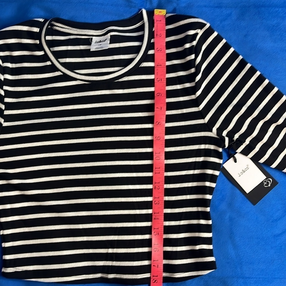 ⭐️ NWT- Jo&Co black & white ribbed long-sleeve cropped top- L #2 - Picture 7 of 7